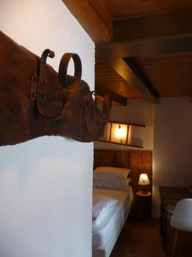 Bed and Breakfast Beb Luca76 à Avise Extérieur photo