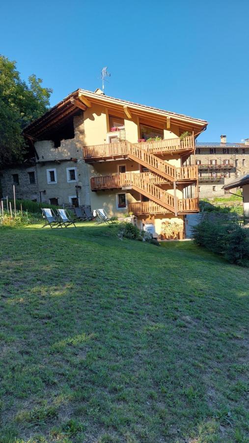Bed and Breakfast Beb Luca76 à Avise Extérieur photo